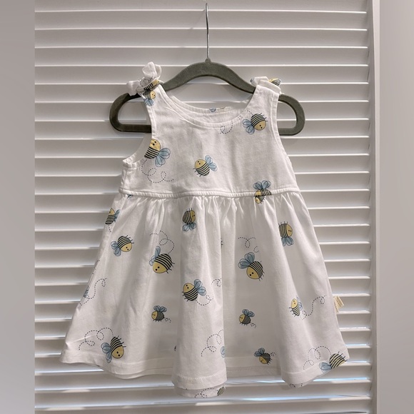 🐝 Cute white BEE dress by Pure Born in size 12 MONTHS! 100% Cotton and so cute - Picture 1 of 7